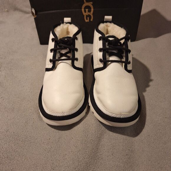 UGG M Neumel Boots-Men 7 Leather Chukka White Black Wool Lined 1133777 -EUC - Picture 3 of 10